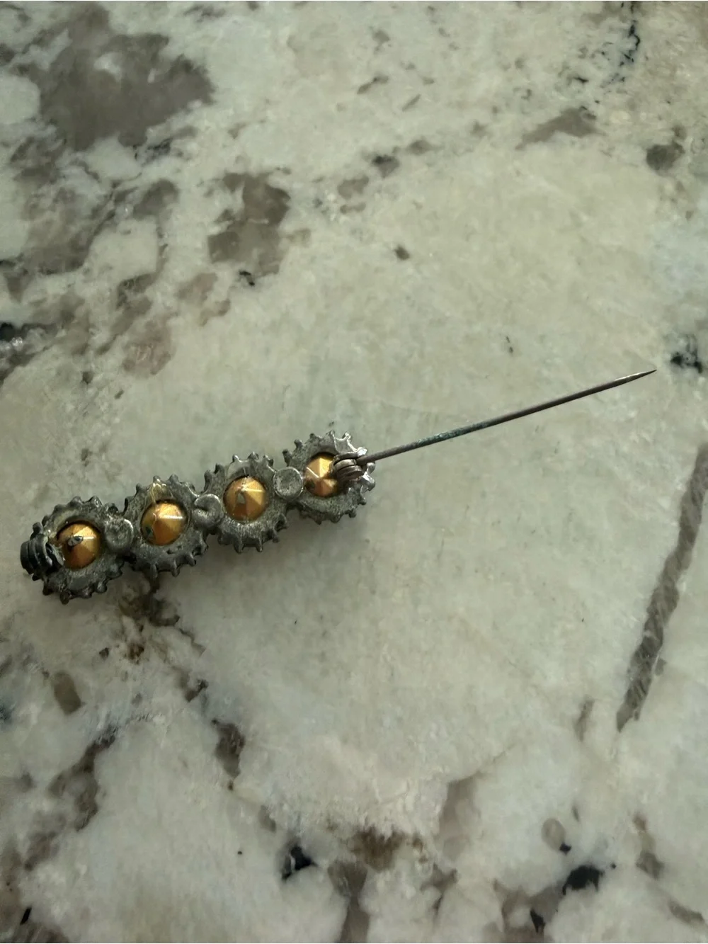 Vintage Antique Early 1900s Green Crystal Four-Stone Bar Pin Brooch Pot Metal‎